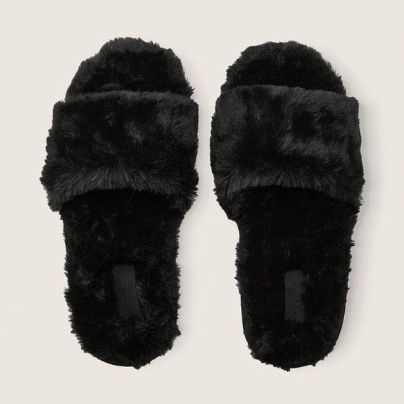 PINK Victoria's Secret Shoes - PINK VS Faux Fur slipper size Medium NIP